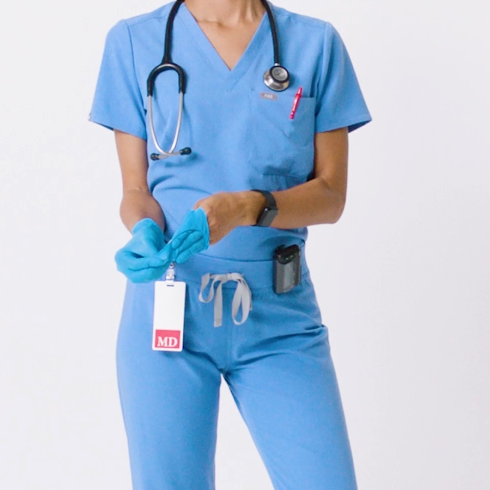 Figs Scrub Set - Katarina Top and Livingston Basic Pants
